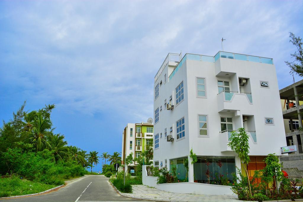 Beach Palace Hulhumale Exterior photo